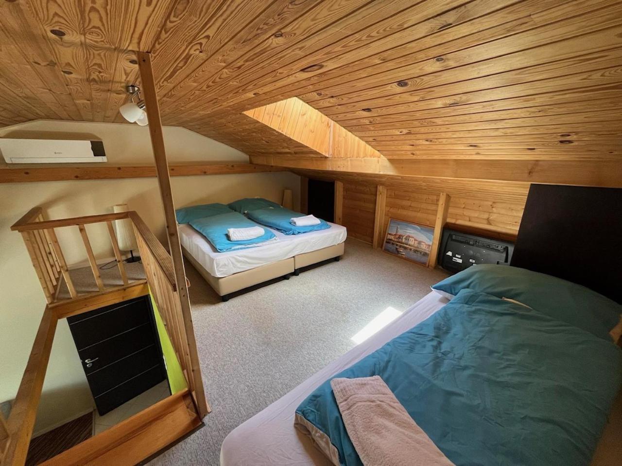 City Apartman ház Balatonlelle Esterno foto