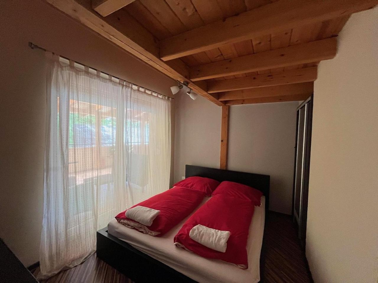 City Apartman ház Balatonlelle Esterno foto