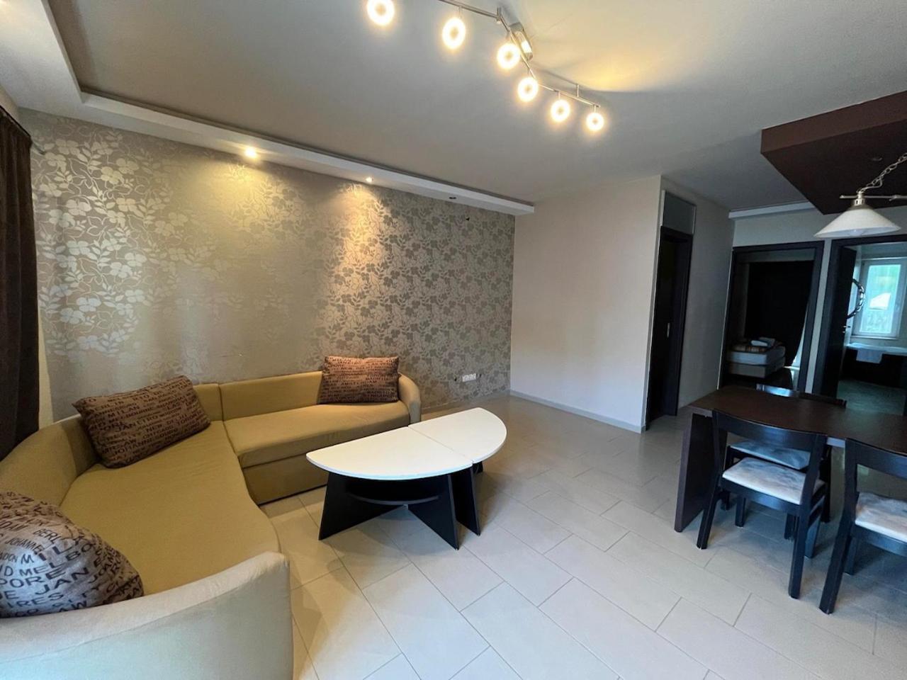 City Apartman ház Balatonlelle Esterno foto
