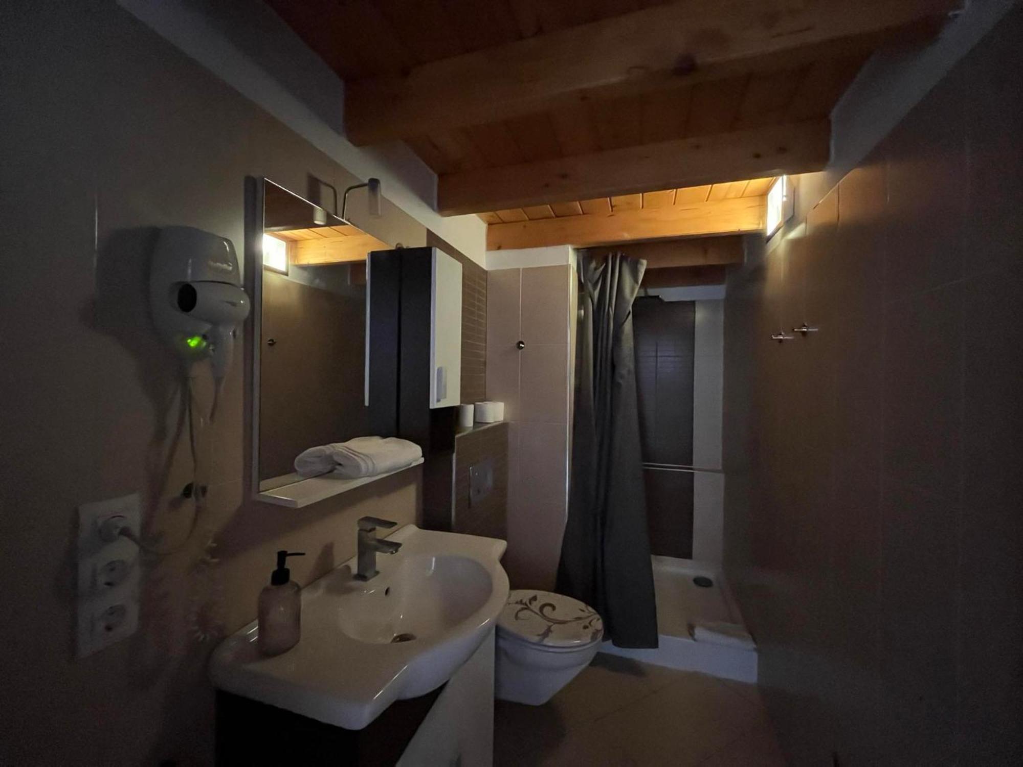 City Apartman ház Balatonlelle Esterno foto