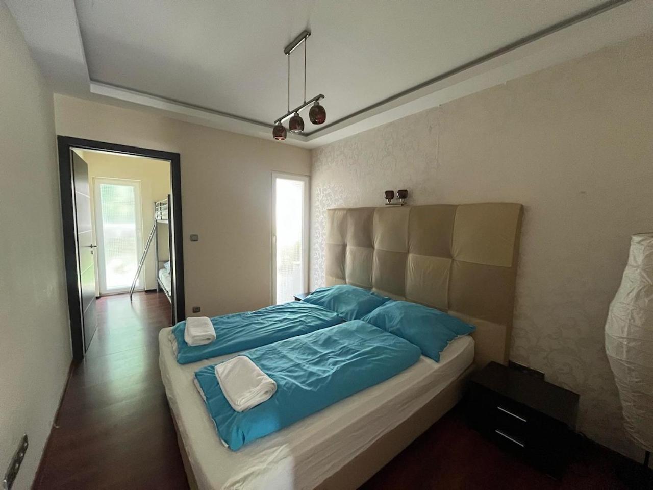 City Apartman ház Balatonlelle Esterno foto