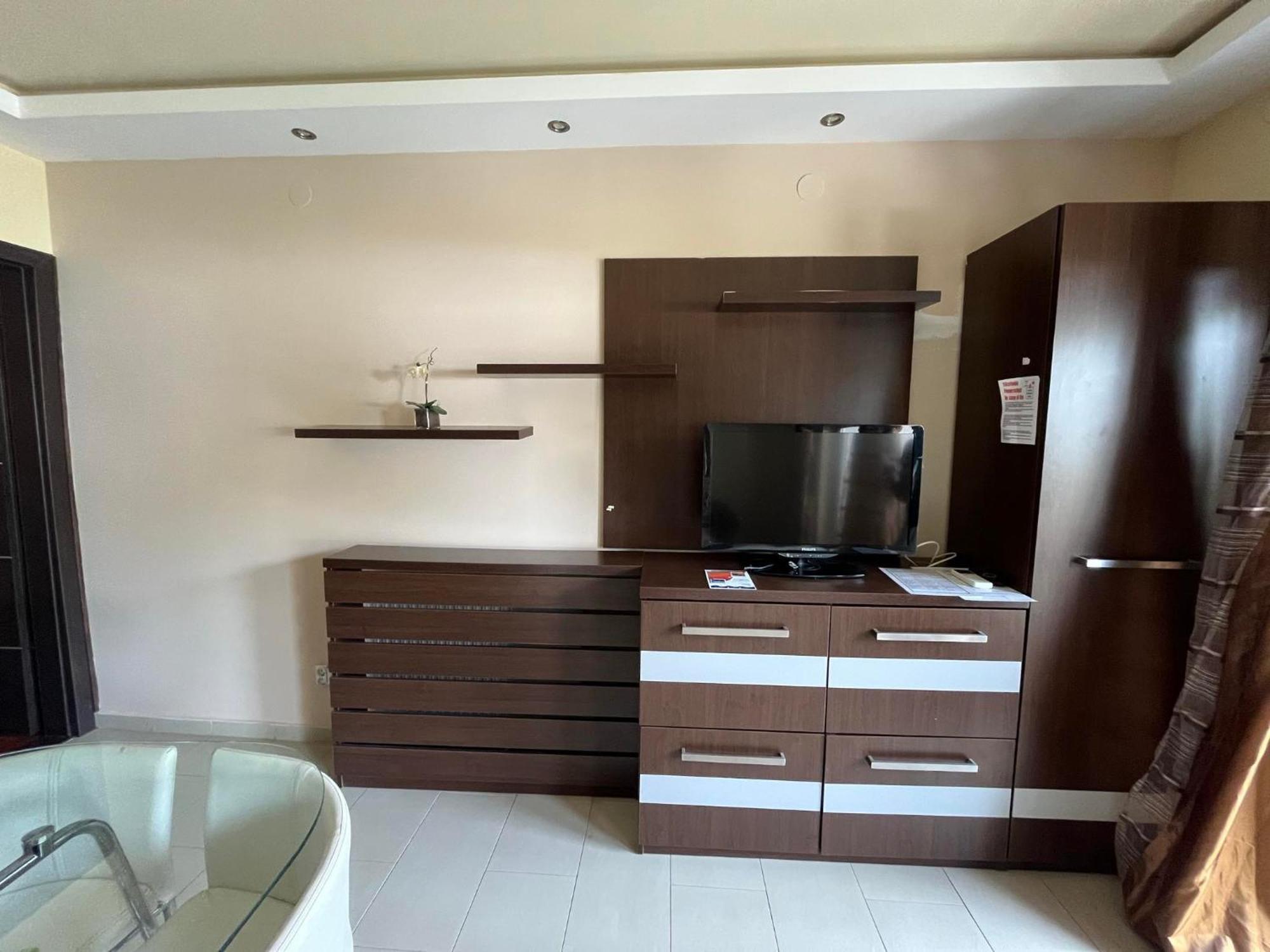 City Apartman ház Balatonlelle Esterno foto